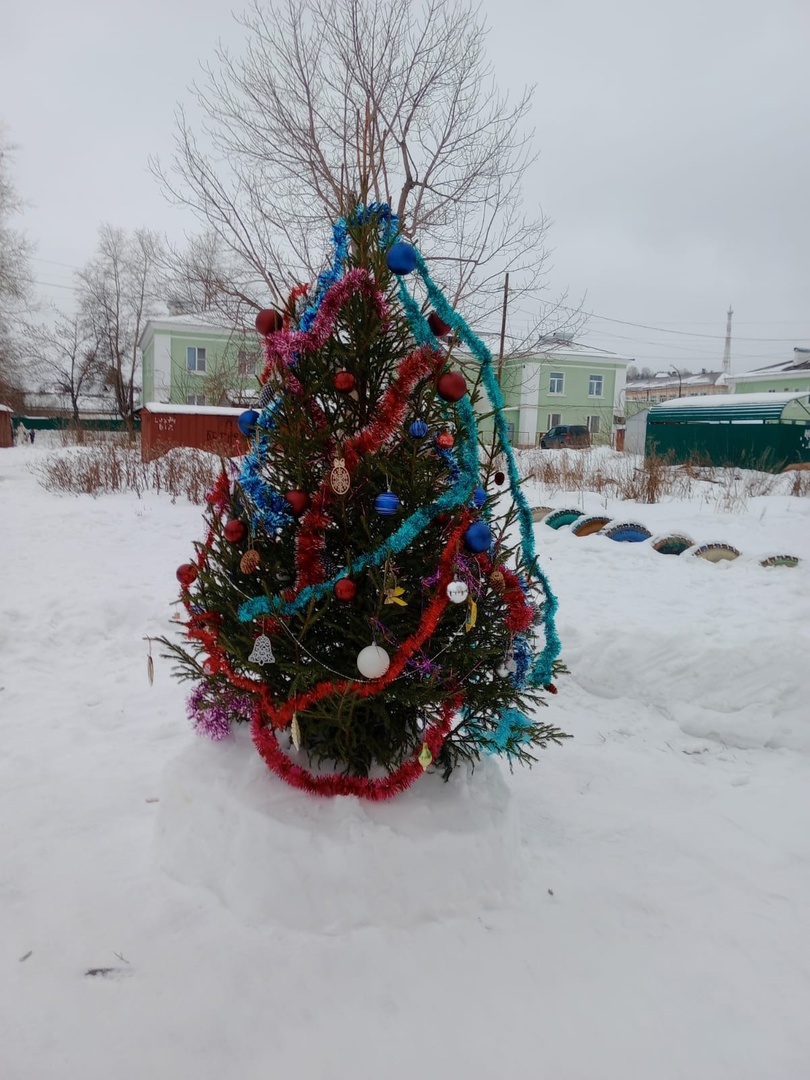 Коммунальщики несут в дома не только тепло, но ещё и новогоднее настроение!  | Гор.Сайт